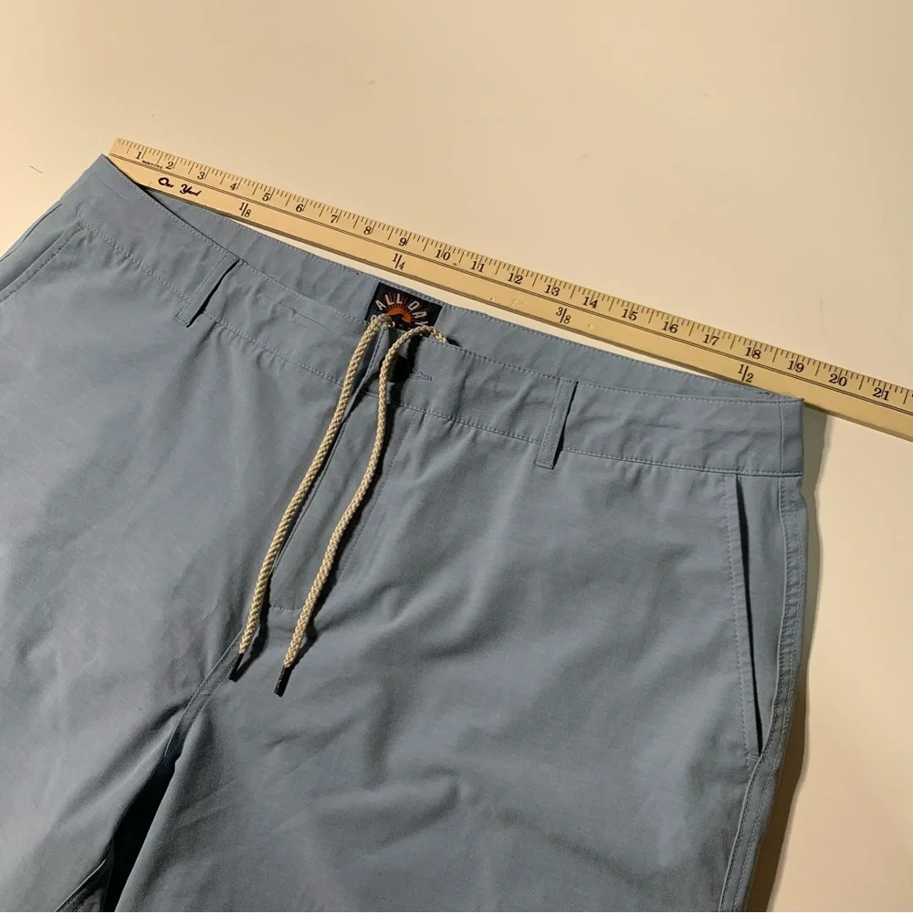 Faherty All Day Short Mens Size 38 Blue